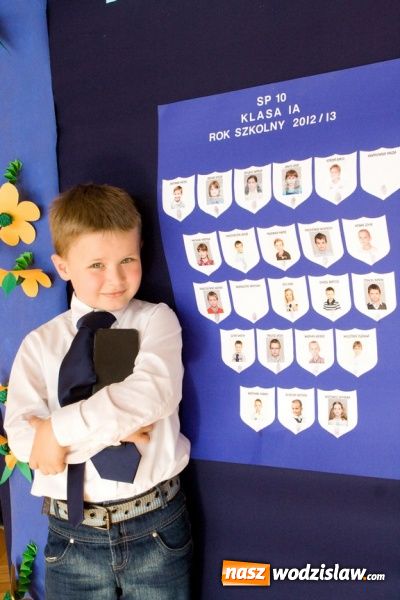 Zdjęcie w galerii na portalu naszwodzislaw.com: Pasowanie na pierwszoklasistę w SP nr 10 w Wodzisławiu Śl. wiadomości z regionu