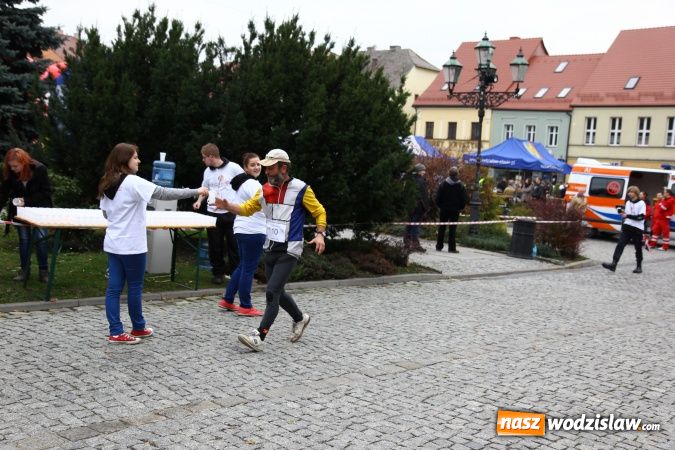 Zdjęcie w galerii na portalu naszwodzislaw.com: VI Półmaraton już za nami. Zwyciężył Bogdan Semenowycz wiadomości z regionu