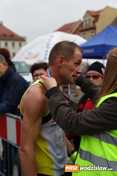 Zdjęcie w galerii na portalu naszwodzislaw.com: VI Półmaraton już za nami. Zwyciężył Bogdan Semenowycz wiadomości z regionu