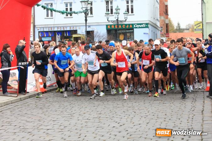 Zdjęcie w galerii na portalu naszwodzislaw.com: VI Półmaraton już za nami. Zwyciężył Bogdan Semenowycz wiadomości z regionu