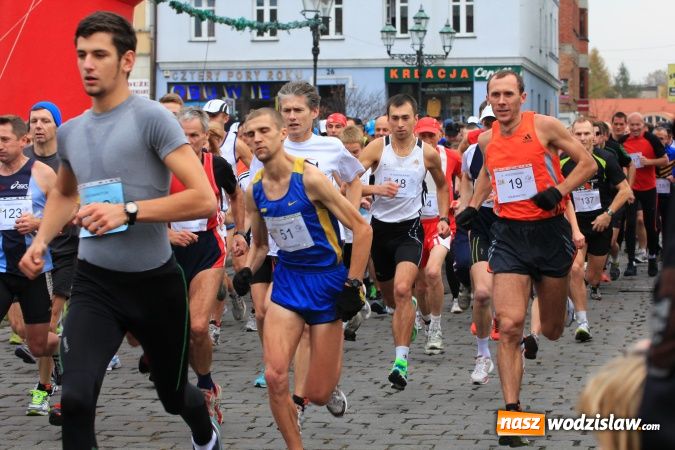 Zdjęcie w galerii na portalu naszwodzislaw.com: VI Półmaraton już za nami. Zwyciężył Bogdan Semenowycz wiadomości z regionu