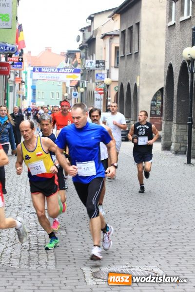 Zdjęcie w galerii na portalu naszwodzislaw.com: VI Półmaraton już za nami. Zwyciężył Bogdan Semenowycz wiadomości z regionu