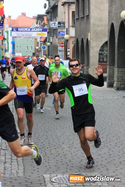 Zdjęcie w galerii na portalu naszwodzislaw.com: VI Półmaraton już za nami. Zwyciężył Bogdan Semenowycz wiadomości z regionu