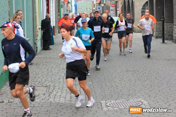 Zdjęcie w galerii na portalu naszwodzislaw.com: VI Półmaraton już za nami. Zwyciężył Bogdan Semenowycz wiadomości z regionu