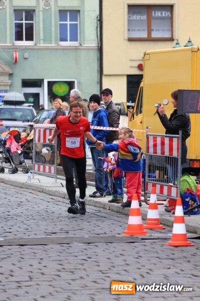 Zdjęcie w galerii na portalu naszwodzislaw.com: VI Półmaraton już za nami. Zwyciężył Bogdan Semenowycz wiadomości z regionu