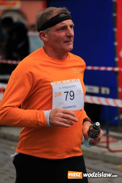 Zdjęcie w galerii na portalu naszwodzislaw.com: VI Półmaraton już za nami. Zwyciężył Bogdan Semenowycz wiadomości z regionu