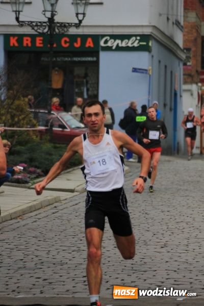 Zdjęcie w galerii na portalu naszwodzislaw.com: VI Półmaraton już za nami. Zwyciężył Bogdan Semenowycz wiadomości z regionu