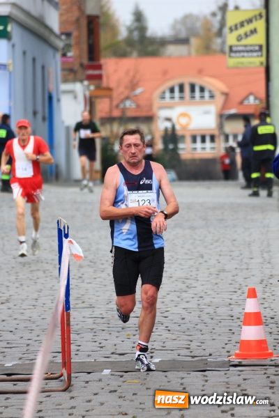 Zdjęcie w galerii na portalu naszwodzislaw.com: VI Półmaraton już za nami. Zwyciężył Bogdan Semenowycz wiadomości z regionu