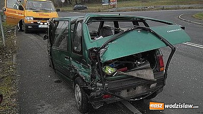 Zdjęcie w galerii na portalu naszwodzislaw.com: Groźny wypadek w Syryni wiadomości z regionu