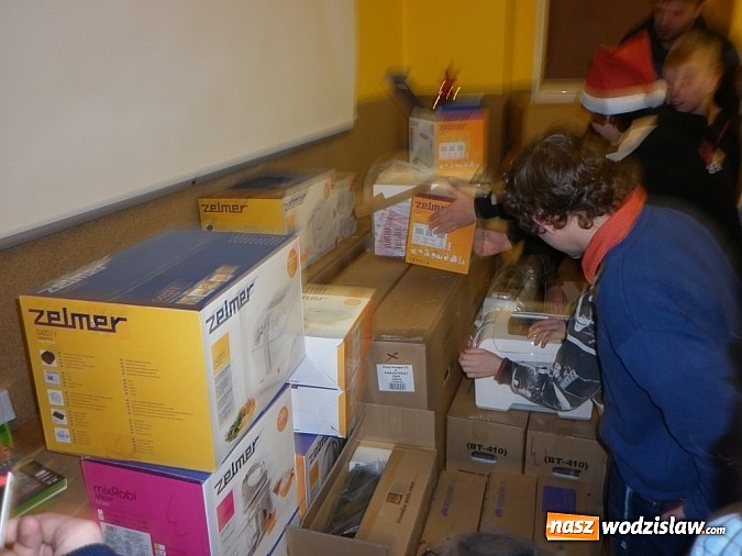 Zdjęcie w galerii na portalu naszwodzislaw.com: Dom Dziecka w Gorzyczkach obdarowany prezentami wiadomości z regionu