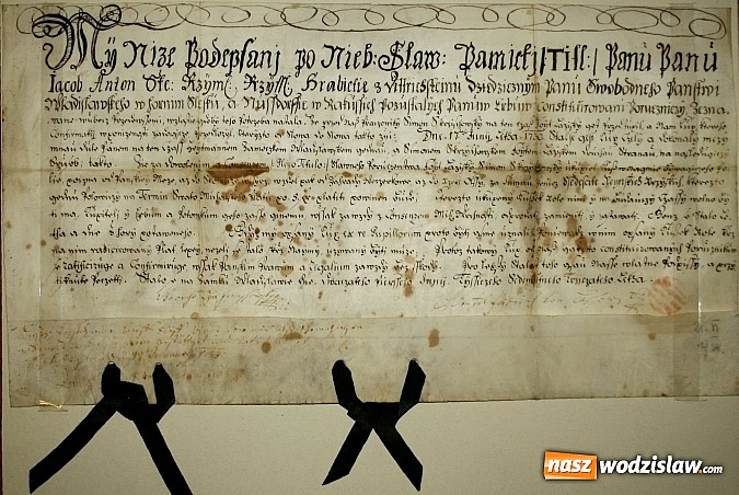 Zdjęcie w galerii na portalu naszwodzislaw.com: Bezcenne dokumenty po konserwacji wiadomości z regionu