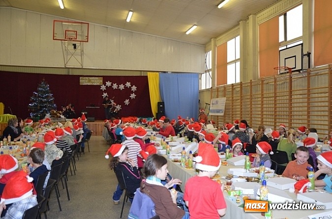 Zdjęcie w galerii na portalu naszwodzislaw.com: Św. Mikołaj rozdał prezenty wiadomości z regionu