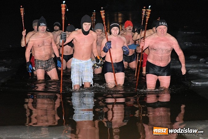 Zdjęcie w galerii na portalu naszwodzislaw.com: Nordic Walking i zimna kąpiel z morsami wiadomości z regionu