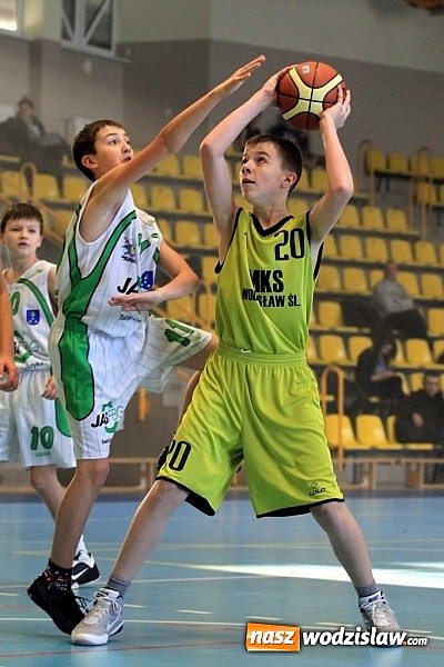 Zdjęcie w galerii na portalu naszwodzislaw.com: Koszykarze MKS Wodzisław Śl. wygrywają w Katowicach wiadomości z regionu