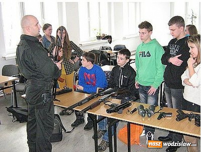 Zdjęcie w galerii na portalu naszwodzislaw.com: Poczuli się jak policjanci wiadomości z regionu