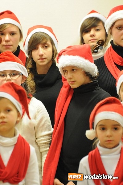 Zdjęcie w galerii na portalu naszwodzislaw.com: Radosne koncertowanie na raciborskim zamku wiadomości z regionu