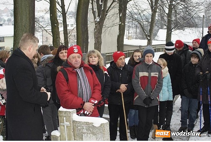 Zdjęcie w galerii na portalu naszwodzislaw.com: Uczniowie włączyli się w trasę Marszu Śmierci wiadomości z regionu