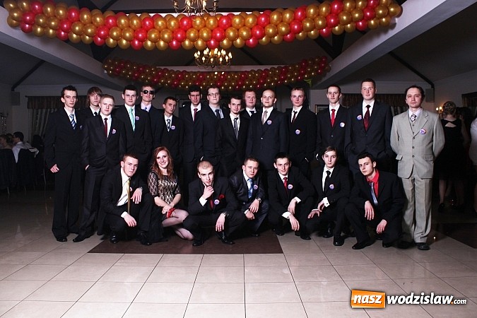 Zdjęcie w galerii na portalu naszwodzislaw.com: Studniówka wodzisławskiego technikum wiadomości z regionu