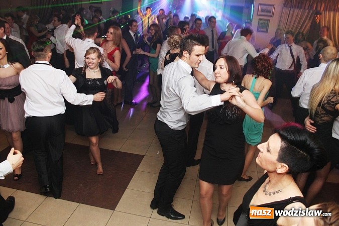 Zdjęcie w galerii na portalu naszwodzislaw.com: Studniówka wodzisławskiego technikum wiadomości z regionu