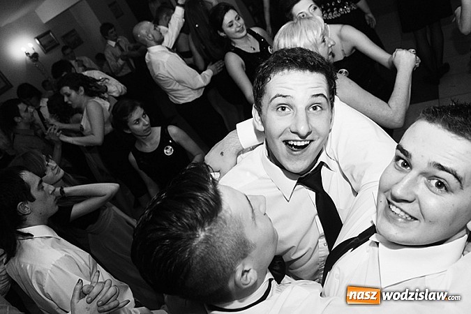 Zdjęcie w galerii na portalu naszwodzislaw.com: Studniówka wodzisławskiego technikum wiadomości z regionu