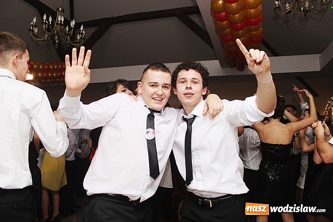 Zdjęcie w galerii na portalu naszwodzislaw.com: Studniówka wodzisławskiego technikum wiadomości z regionu