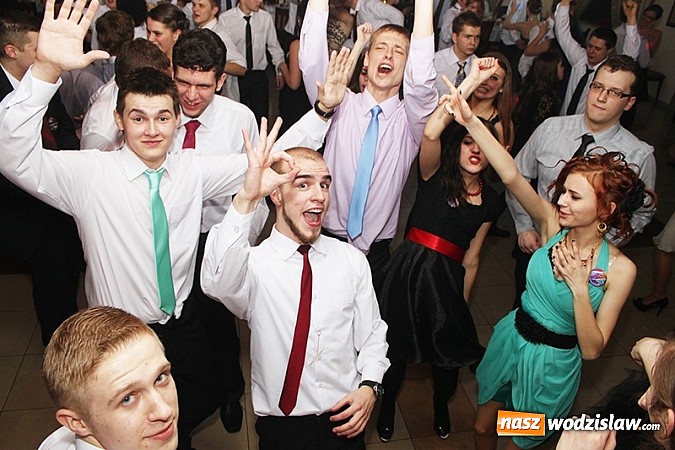 Zdjęcie w galerii na portalu naszwodzislaw.com: Studniówka wodzisławskiego technikum wiadomości z regionu