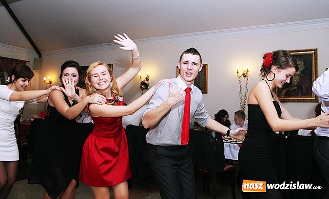 Zdjęcie w galerii na portalu naszwodzislaw.com: Studniówka wodzisławskiego technikum wiadomości z regionu