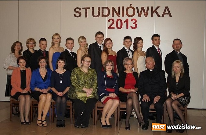 Zdjęcie w galerii na portalu naszwodzislaw.com: Kameralna studniówka licealistów z Gogołowej wiadomości z regionu