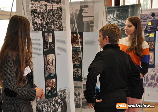 Zdjęcie w galerii na portalu naszwodzislaw.com: Wystawa Anne Frank wiadomości z regionu