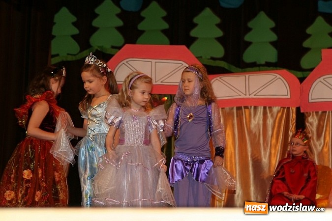 Zdjęcie w galerii na portalu naszwodzislaw.com: Niesamowite przedstawienie w WCK wiadomości z regionu