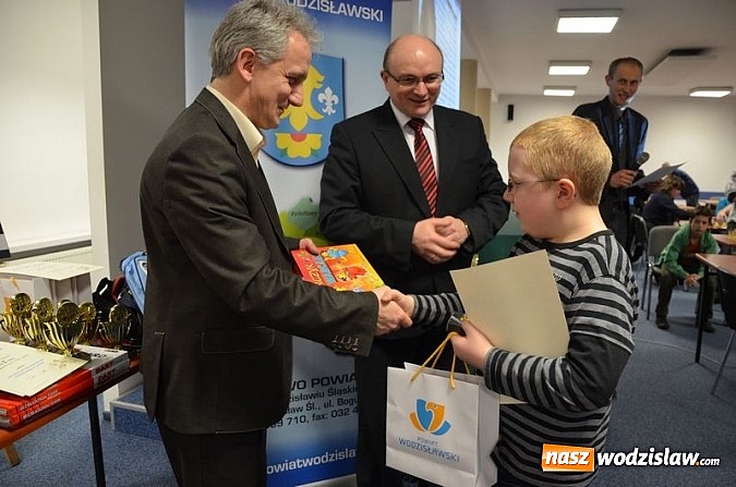 Zdjęcie w galerii na portalu naszwodzislaw.com:  Szach i mat – powiatowy turniej w szachy rozstrzygnięty wiadomości z regionu