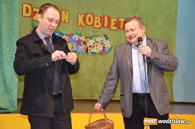 Zdjęcie w galerii na portalu naszwodzislaw.com: Dzień kobiet w rytmie jeziora łabędziego i koko koko wiadomości z regionu