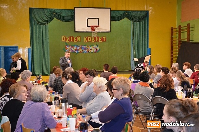 Zdjęcie w galerii na portalu naszwodzislaw.com: Dzień kobiet w rytmie jeziora łabędziego i koko koko wiadomości z regionu