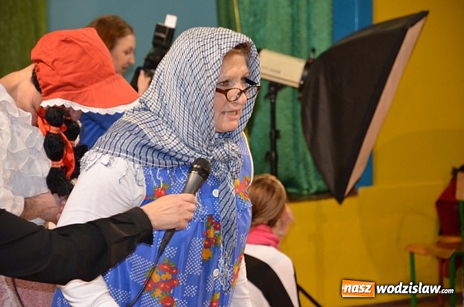 Zdjęcie w galerii na portalu naszwodzislaw.com: Dzień kobiet w rytmie jeziora łabędziego i koko koko wiadomości z regionu