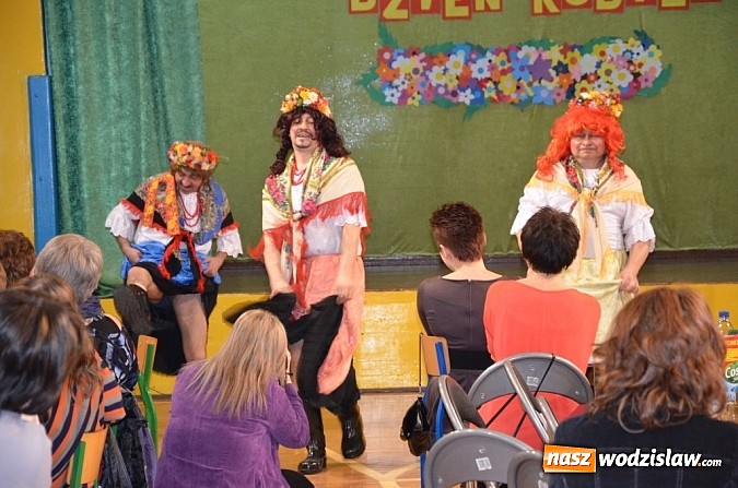 Zdjęcie w galerii na portalu naszwodzislaw.com: Dzień kobiet w rytmie jeziora łabędziego i koko koko wiadomości z regionu