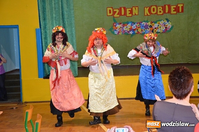 Zdjęcie w galerii na portalu naszwodzislaw.com: Dzień kobiet w rytmie jeziora łabędziego i koko koko wiadomości z regionu