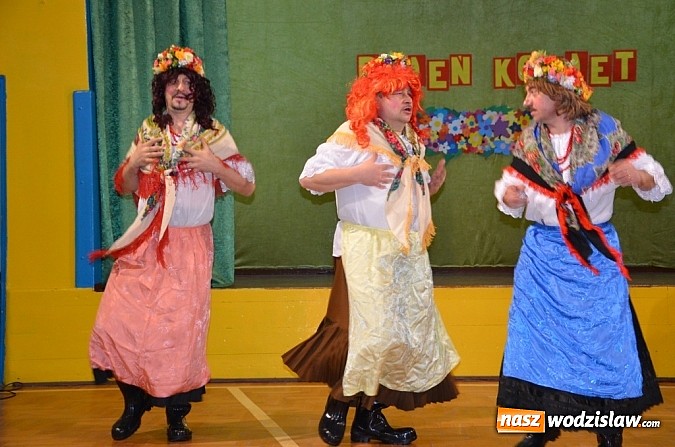 Zdjęcie w galerii na portalu naszwodzislaw.com: Dzień kobiet w rytmie jeziora łabędziego i koko koko wiadomości z regionu