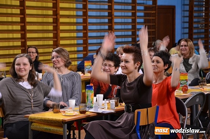 Zdjęcie w galerii na portalu naszwodzislaw.com: Dzień kobiet w rytmie jeziora łabędziego i koko koko wiadomości z regionu