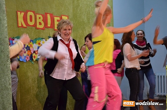 Zdjęcie w galerii na portalu naszwodzislaw.com: Dzień kobiet w rytmie jeziora łabędziego i koko koko wiadomości z regionu