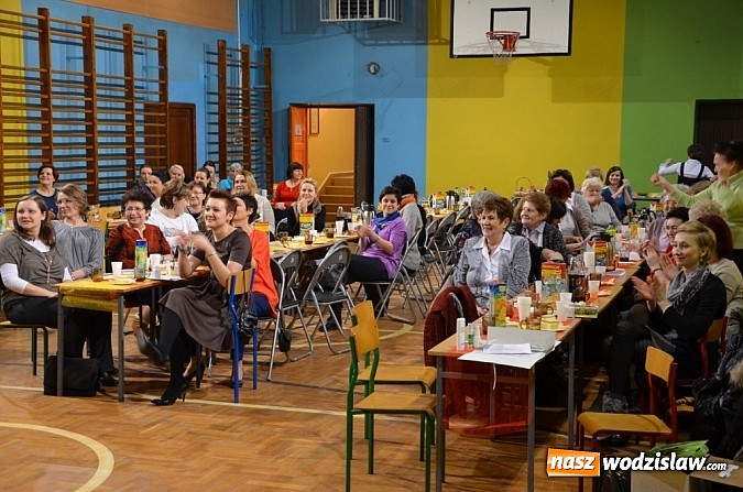 Zdjęcie w galerii na portalu naszwodzislaw.com: Dzień kobiet w rytmie jeziora łabędziego i koko koko wiadomości z regionu