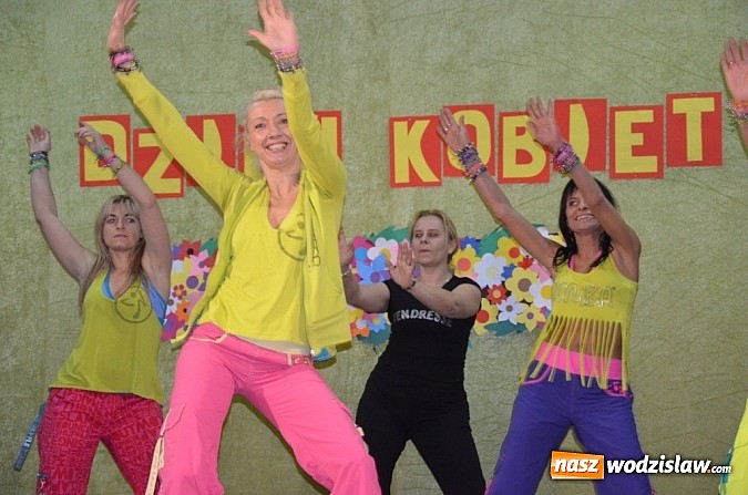 Zdjęcie w galerii na portalu naszwodzislaw.com: Dzień kobiet w rytmie jeziora łabędziego i koko koko wiadomości z regionu