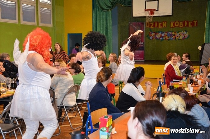 Zdjęcie w galerii na portalu naszwodzislaw.com: Dzień kobiet w rytmie jeziora łabędziego i koko koko wiadomości z regionu