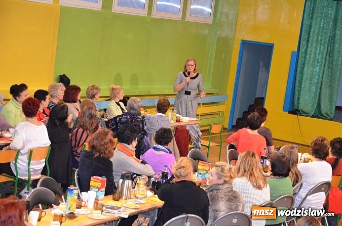 Zdjęcie w galerii na portalu naszwodzislaw.com: Dzień kobiet w rytmie jeziora łabędziego i koko koko wiadomości z regionu