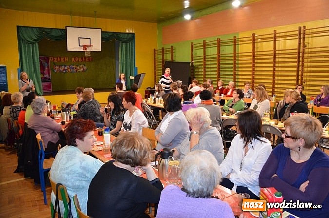 Zdjęcie w galerii na portalu naszwodzislaw.com: Dzień kobiet w rytmie jeziora łabędziego i koko koko wiadomości z regionu