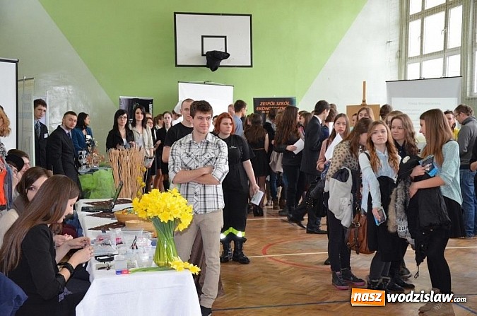 Zdjęcie w galerii na portalu naszwodzislaw.com: Wyjątkowe targi dla gimnazjalistów wiadomości z regionu
