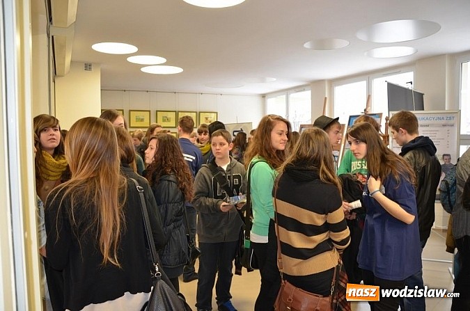 Zdjęcie w galerii na portalu naszwodzislaw.com: Wyjątkowe targi dla gimnazjalistów wiadomości z regionu