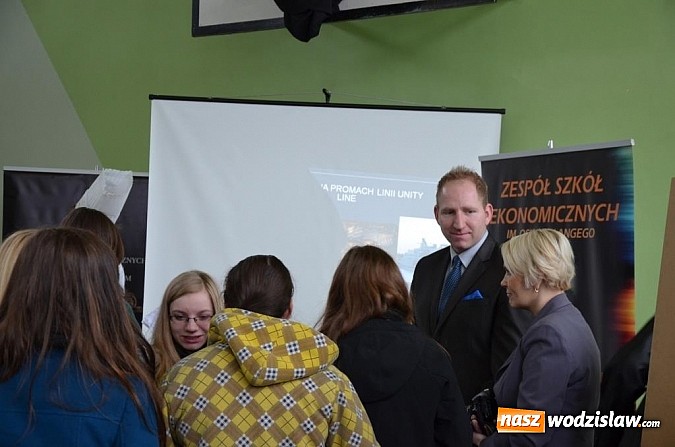 Zdjęcie w galerii na portalu naszwodzislaw.com: Wyjątkowe targi dla gimnazjalistów wiadomości z regionu