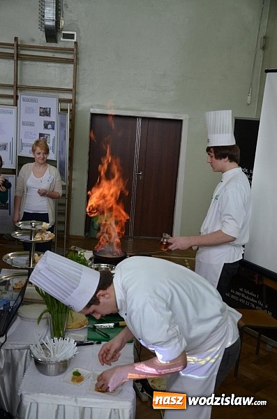 Zdjęcie w galerii na portalu naszwodzislaw.com: Wyjątkowe targi dla gimnazjalistów wiadomości z regionu