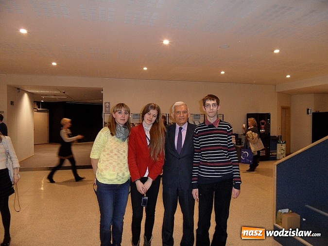 Zdjęcie w galerii na portalu naszwodzislaw.com: Finaliści międzypowiatowego konkursu „Klimatyczny Armagedon” w Brukseli wiadomości z regionu