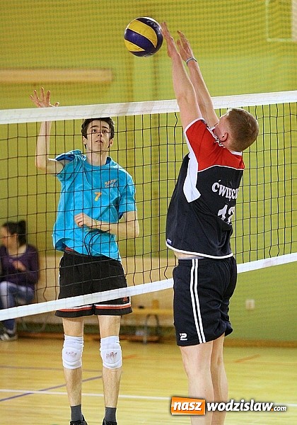 Zdjęcie w galerii na portalu naszwodzislaw.com: Zacięta walka w Kuźni wiadomości z regionu